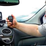 Communication radio en voiture: chouchouter ou nécessité